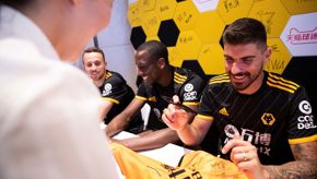 Away kit 10.jpg