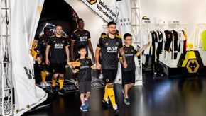 Away kit 1.jpg