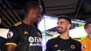 Away kit 5.jpg
