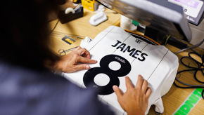 James Sign 22