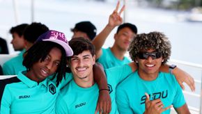 Water Taxi 16
