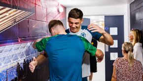 James Signs 12