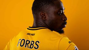 Forbs Signing4