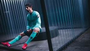 Away Kit 15