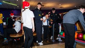 Christmas Bowling4