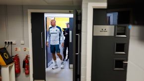 Ruddy Signing6