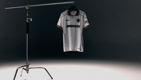 Away Kit 18